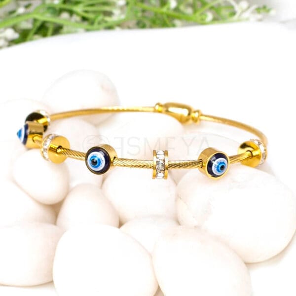 iris-evil-eye-magnet-bracelet-1-18k-gold-plated-waterproof