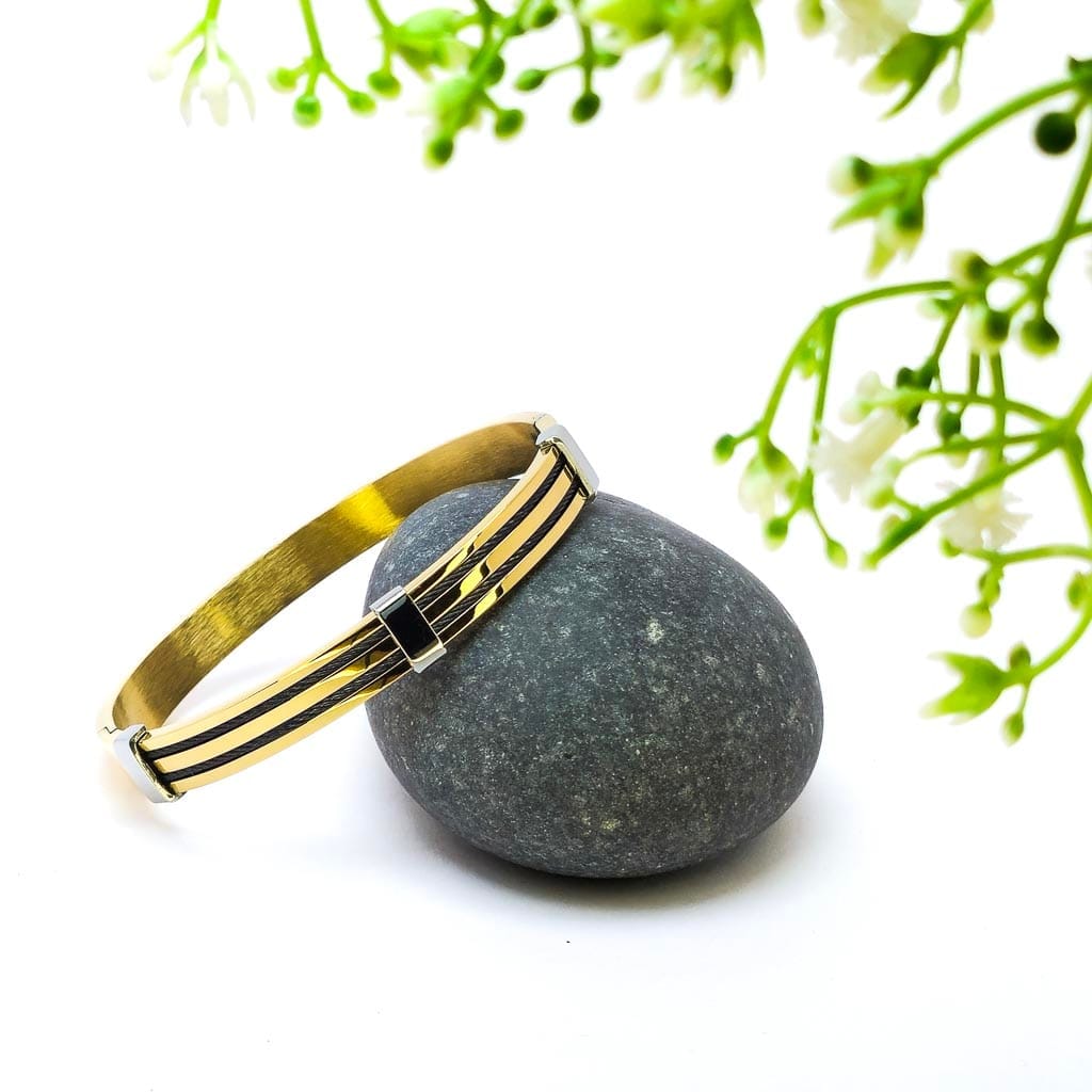 delight-premium-18k-gold-plated-and-black-bracelet-for-men-3-by-esmeya-waterproof