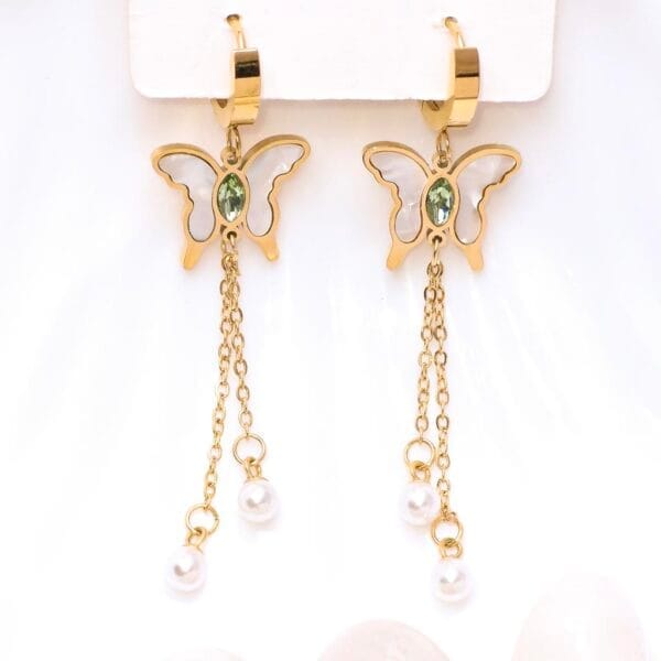 kiro-dangling-pearl-butterfly-earrings-1-by-esmeya-18k-gold-plated-waterproof