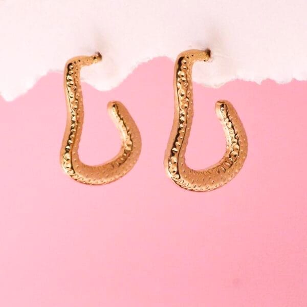 twist-me-18k-gold-plated-hoops-by-esmeya-watrproof-2