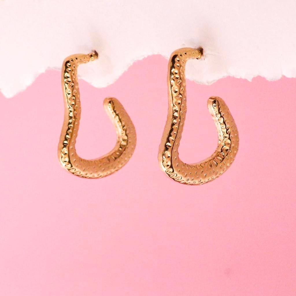 twist-me-18k-gold-plated-hoops-by-esmeya-watrproof-2