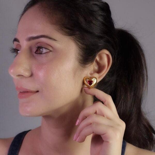 bloody-mary-core-heart-gold-plated-earrings-f-1-waterproof