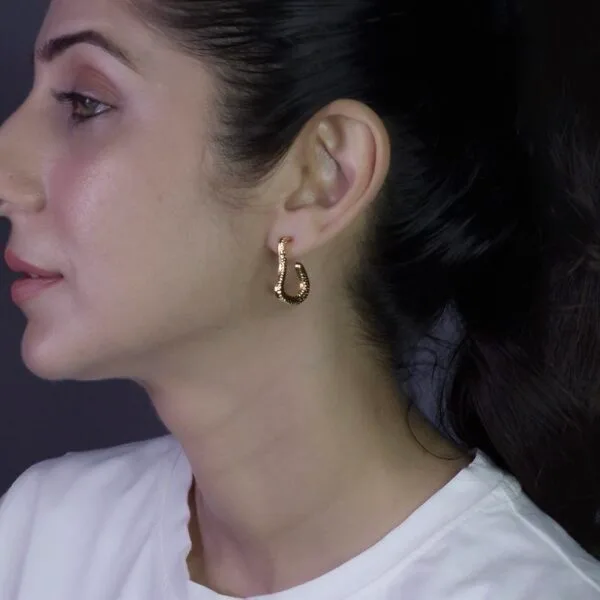 twist-me-gold-plated-hoops-f-1-waterproof