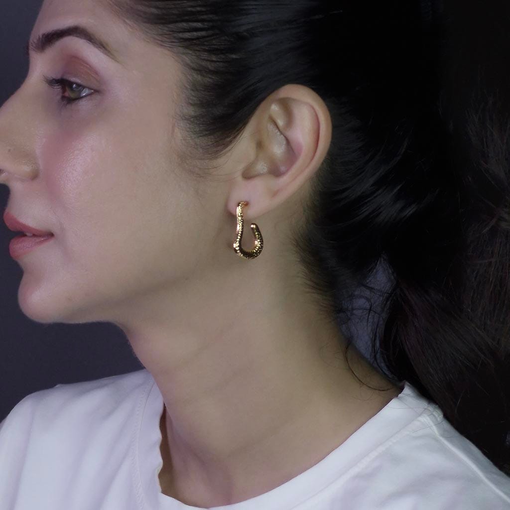 twist-me-gold-plated-hoops-f-1-waterproof